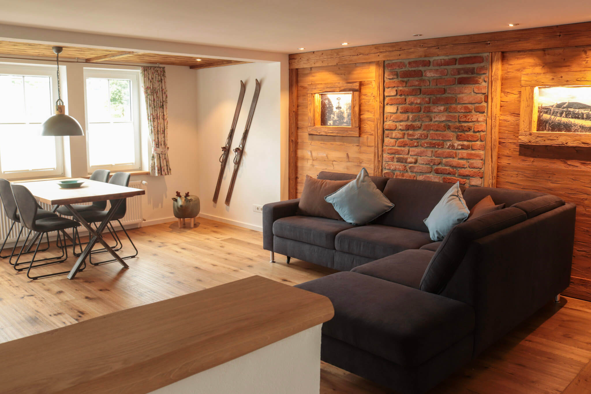 Blick ins Wonzimmer der Fewo Wilzenberg